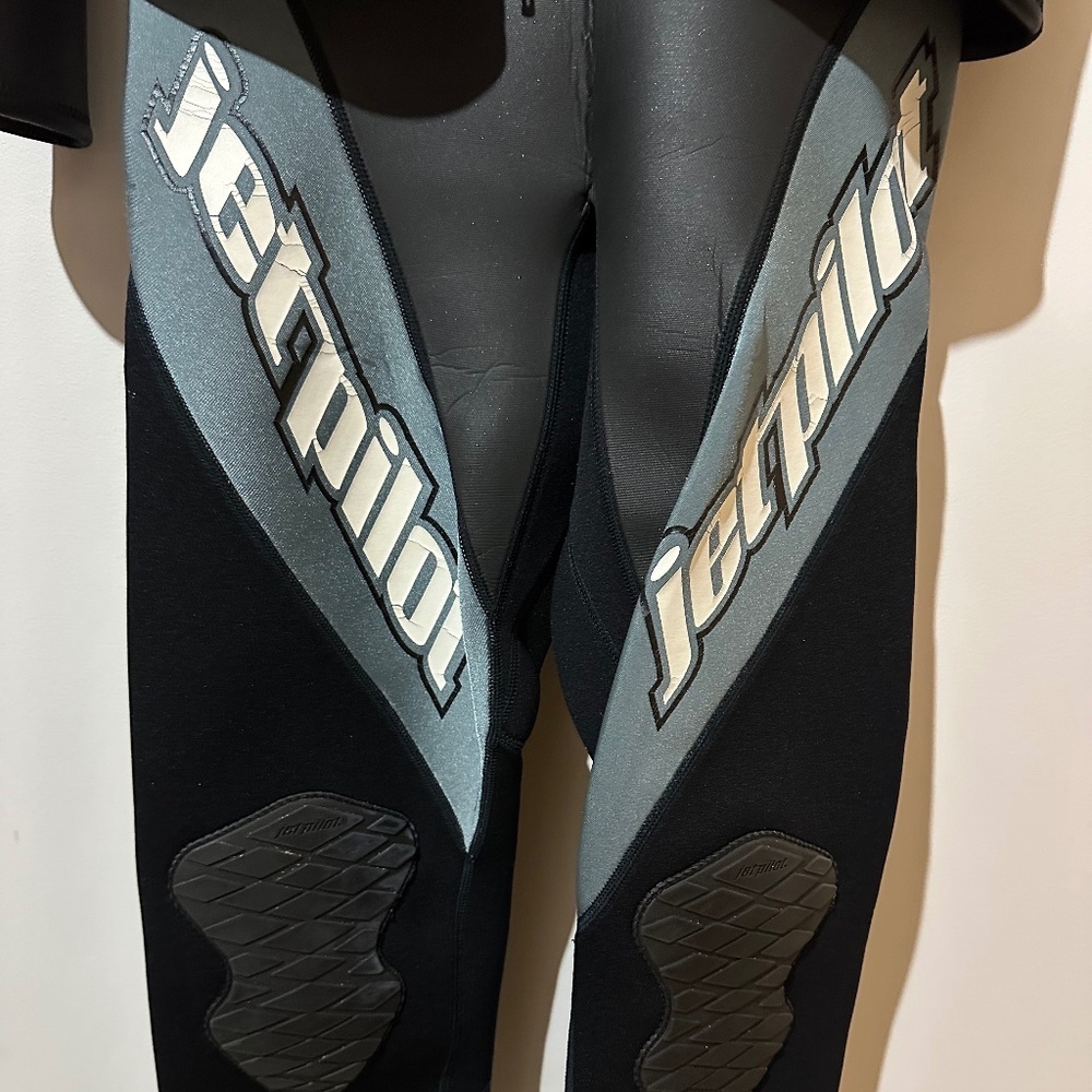 Genuine Jet Pilot Men’s XL 2 piece Wet Suit - Picture 8 of 10